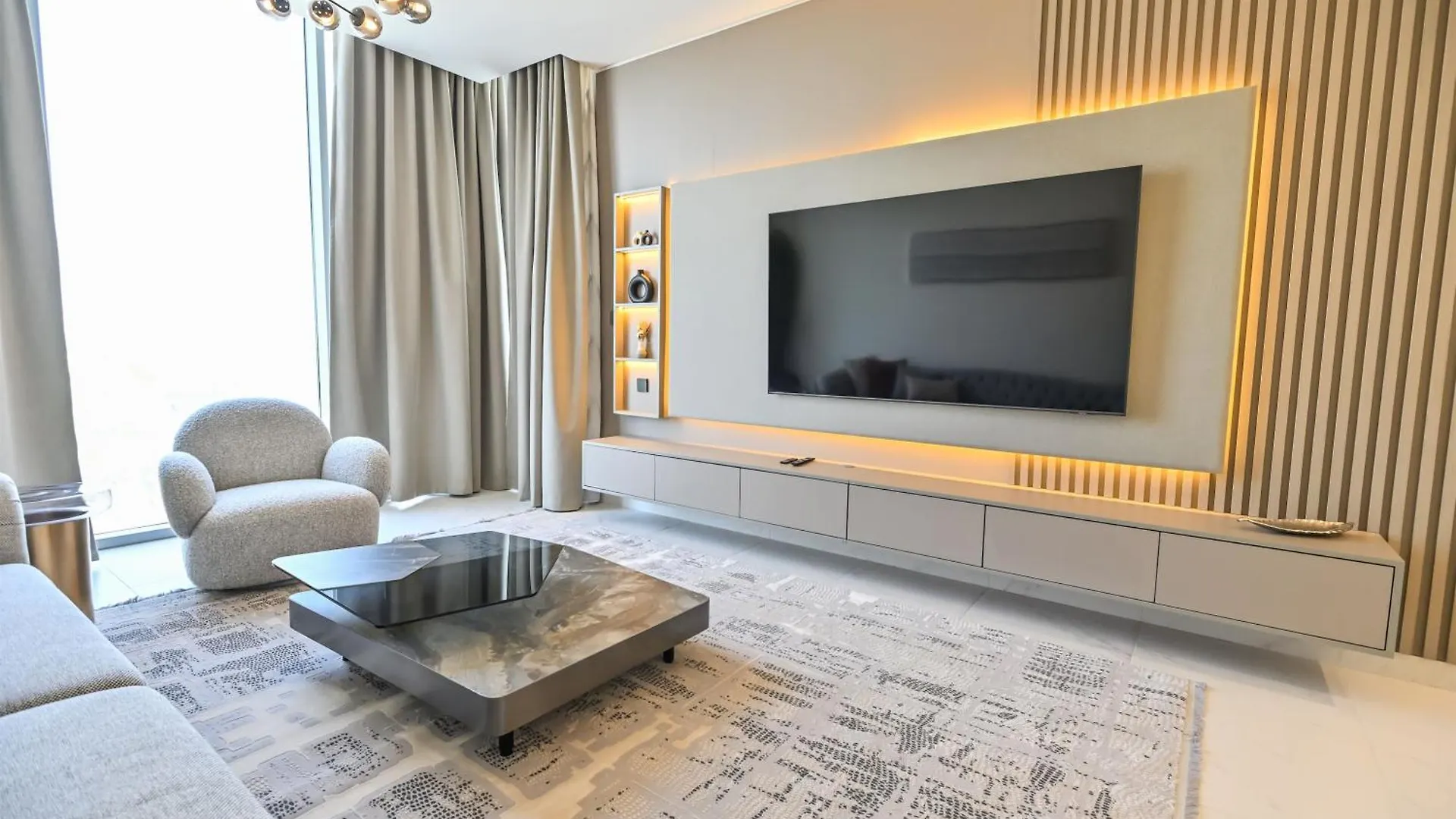 Apartment 1Br Haven With Lagoon Serenity In District One Meydan Dubai