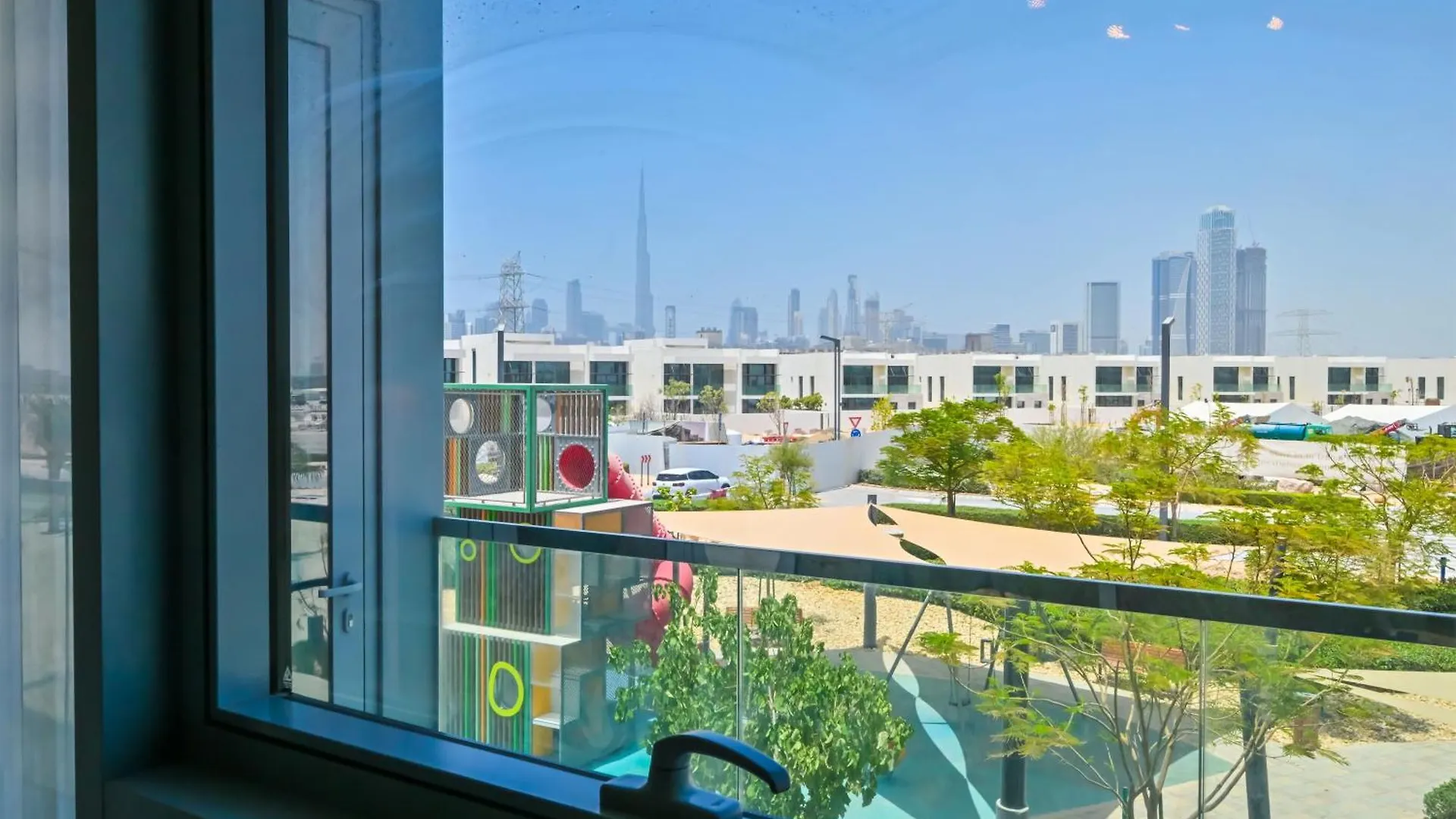 1Br Haven With Lagoon Serenity In District One Meydan Dubai