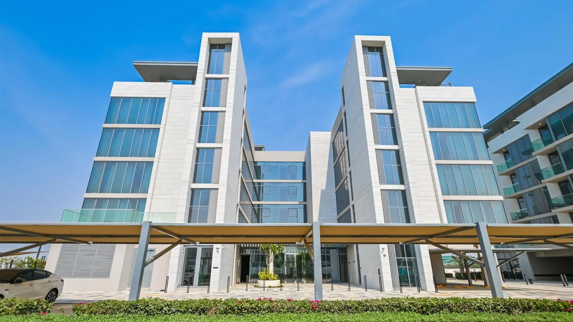 1Br Haven With Lagoon Serenity In District One Meydan Dubai